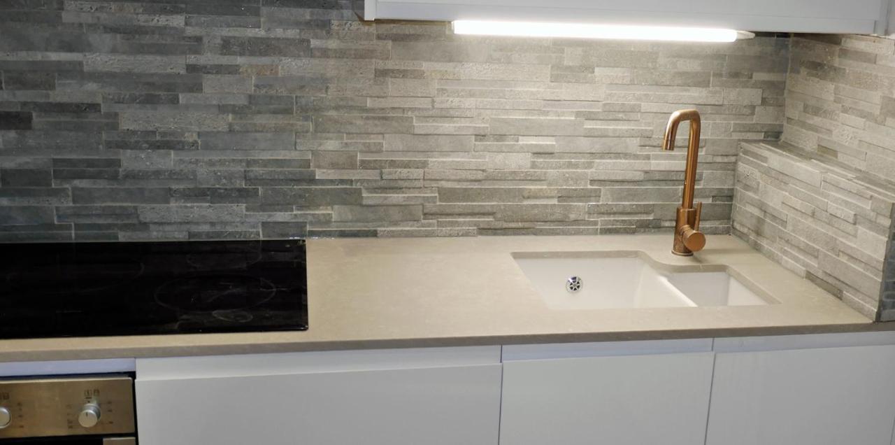 Folka Rocks Apartment Folkestone Bagian luar foto